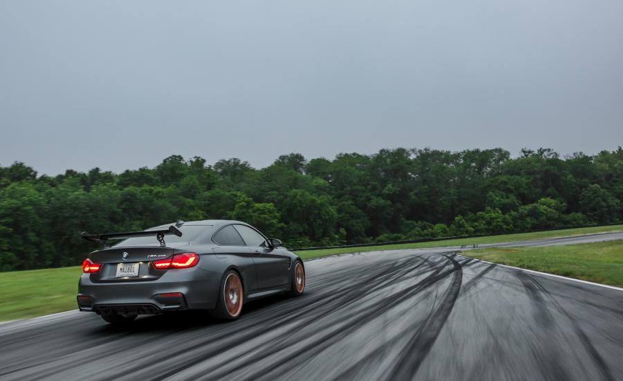  BMW M4 GTS 2016 года  (NA) (фото 9 из 11)